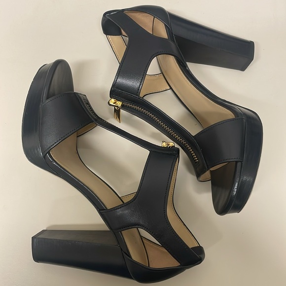 MICHAEL Michael Kors Berkley Leather Sandal- size 7.5 - Picture 1 of 14